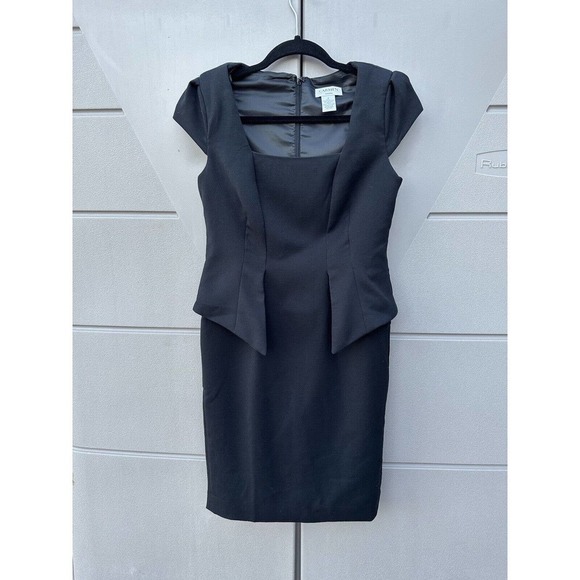 Carmen Marc Valvo black Square Neck peplum cap sleeve Form Fitting dress size 2 - Picture 1 of 13